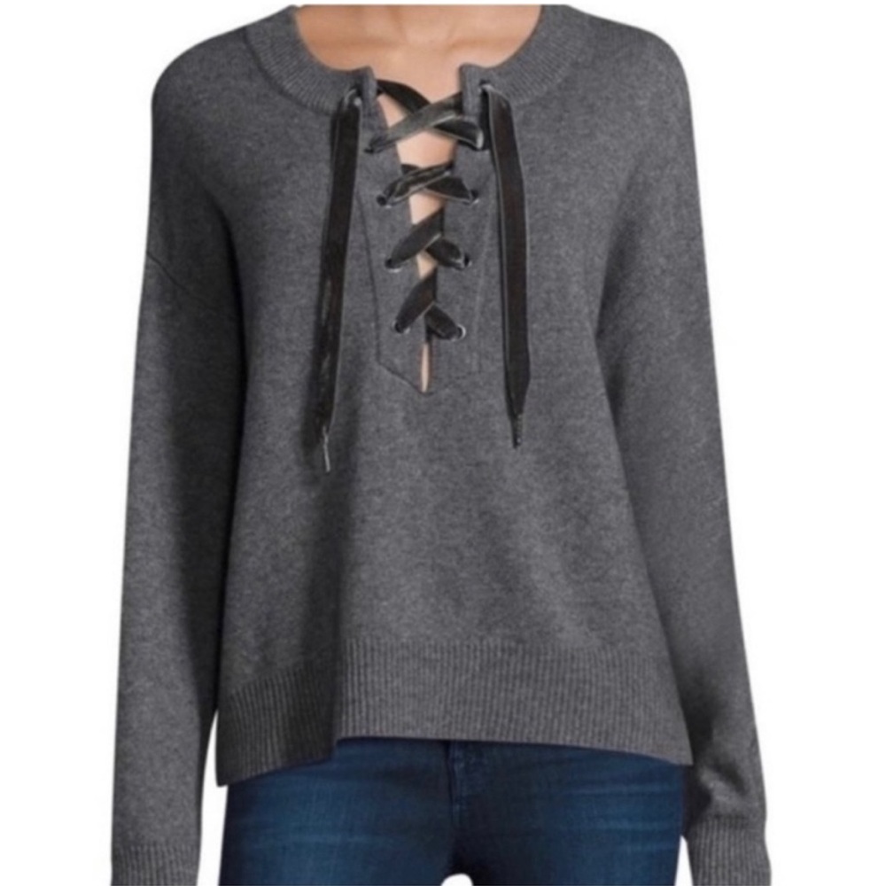 Rails cropped sweater with grey velvet ties. Wool and cashmere. Loose fit.